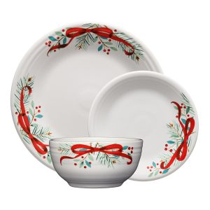 Fiesta Holly Berry Christmas Garland Classic Bistro Coupe 3-Piece Dinnerware Set, Service for 1